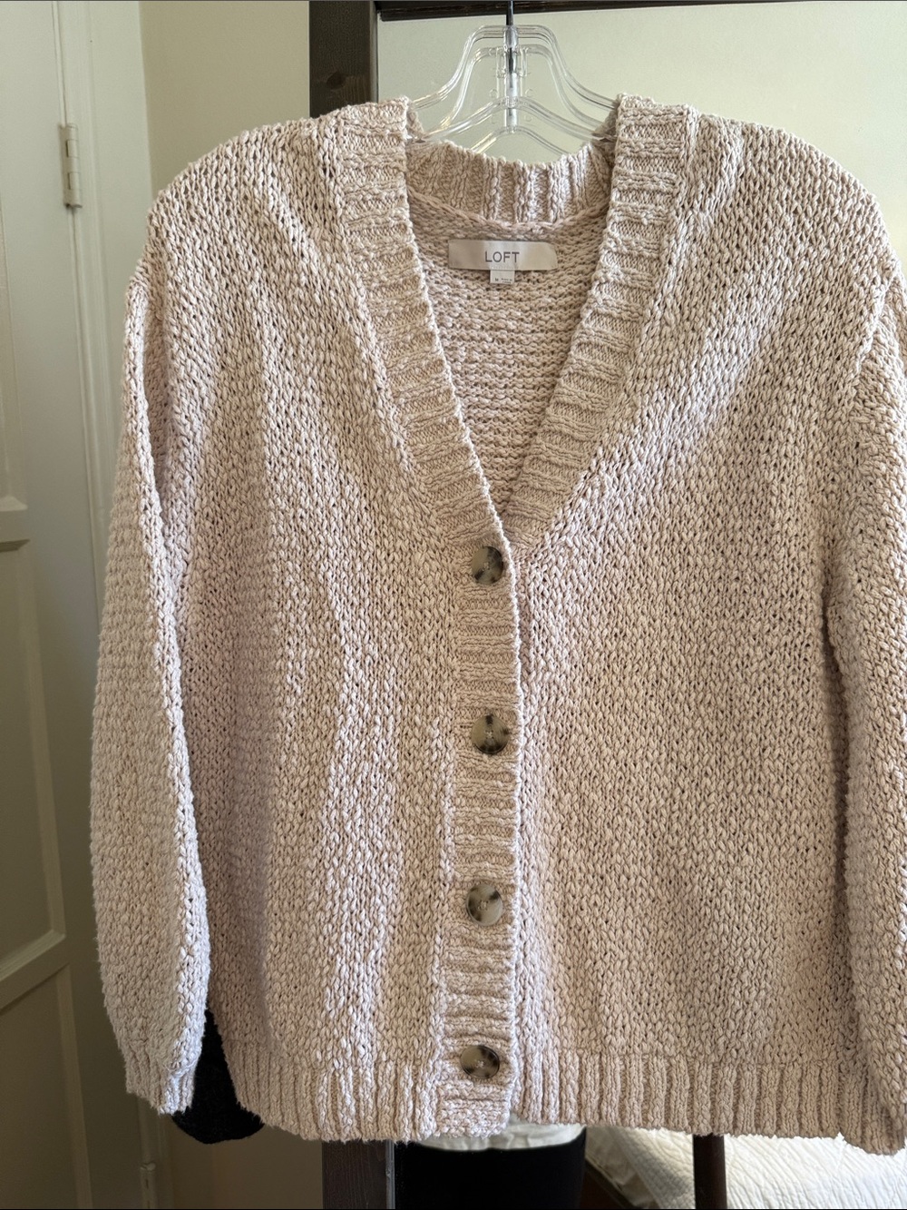 LOFT Beige/Ivory Chunky V-Neck Button Cardigan